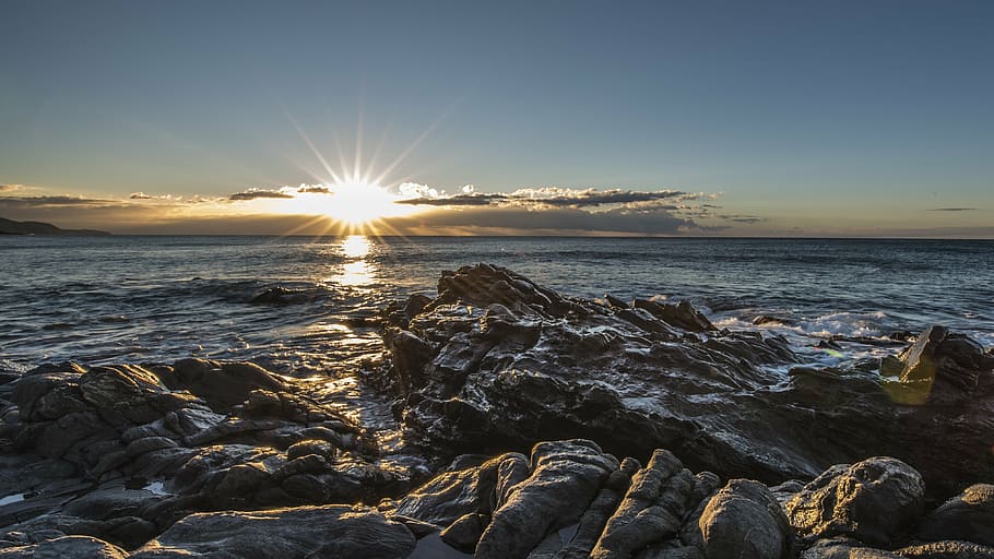 rock formation near sea during daytime, dawn, beach, guilche HD wallpaper