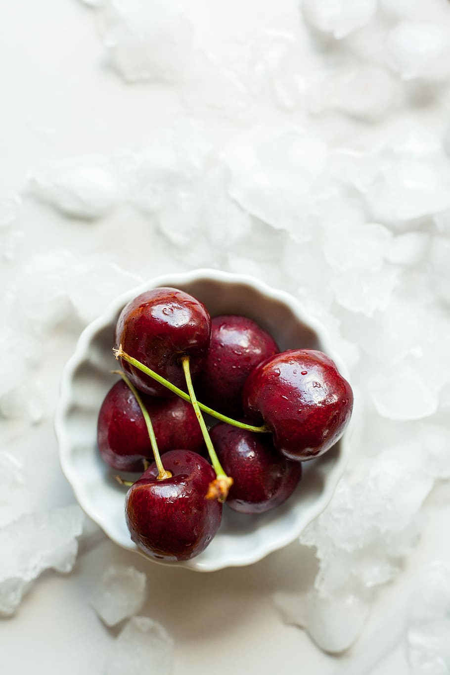 cherries on saucer, ripe cherries, cherry, red, fruit, bowl, white HD wallpaper