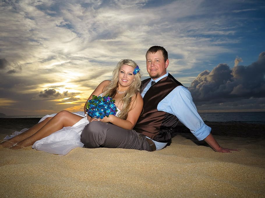 Hawaii, Wedding, Packages, beach, sitting, heterosexual couple HD wallpaper