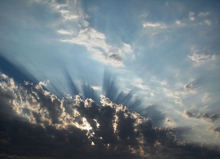 clouds, broken, light, pentrating, rays, shining, bright, sky HD wallpaper