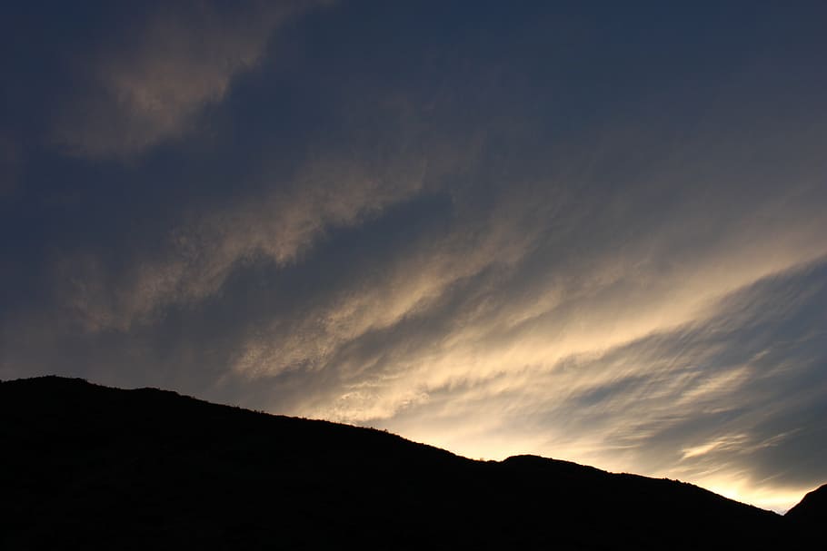 clouds, sky, field, mountain, beauty in nature, silhouette HD wallpaper