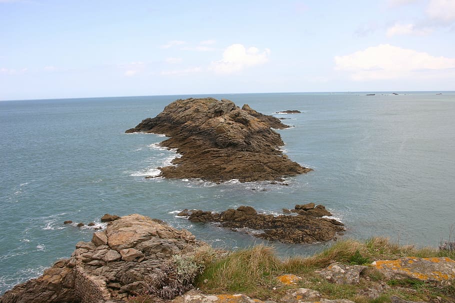 brittany, pointe, off, sea, water, sky, rock, rock - object HD wallpaper