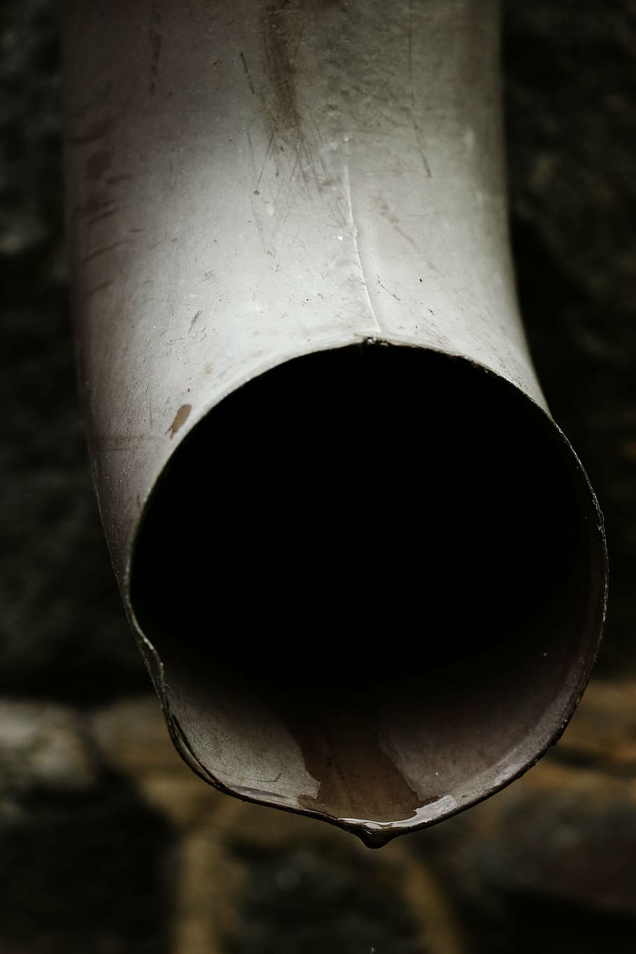 gutter, water, rain, close-up, focus on foreground, no people HD wallpaper