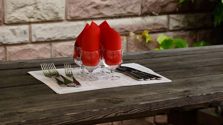 four stainless steel forks and clear footed drinking glasses HD wallpaper