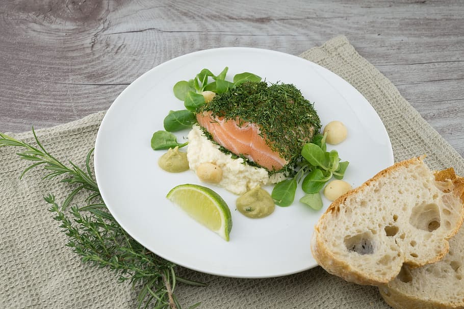 round white ceramic plate with lime on top, pastry with vegetables on round white ceramic plate HD wallpaper
