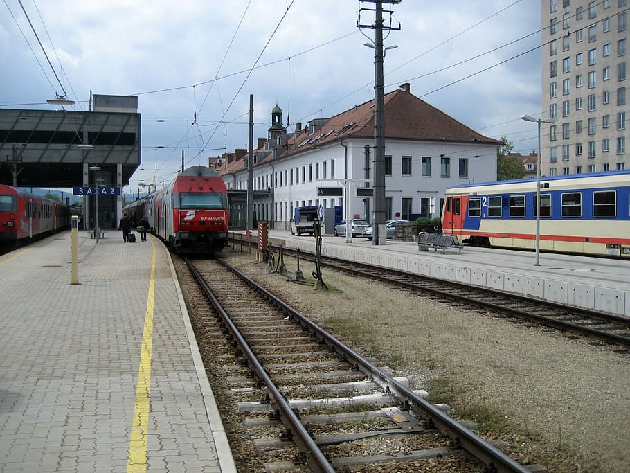 Krems Central Station in Austria, public domain, railroad, train tracks, HD wallpaper
