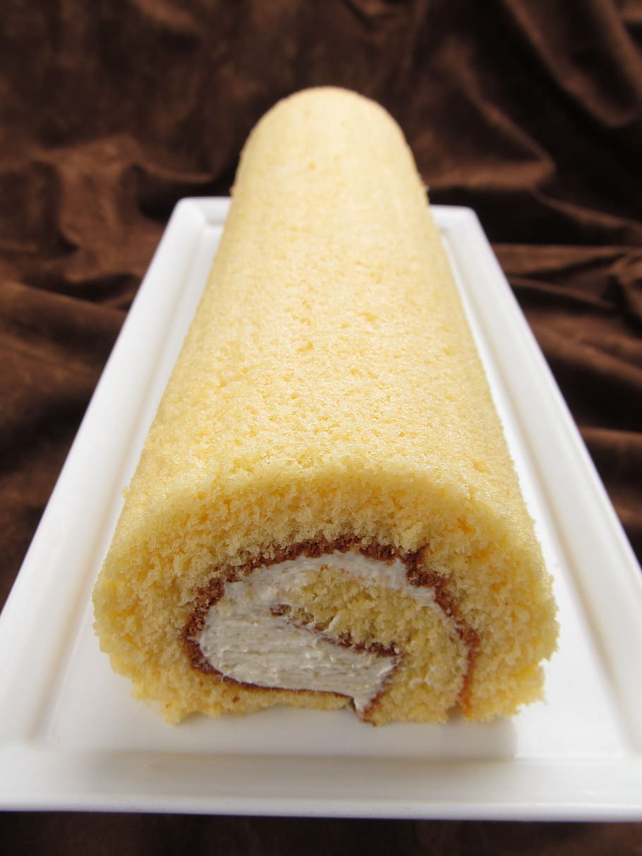 jellyroll with tray, cake, roll cake, fruit, sweet, suites HD wallpaper