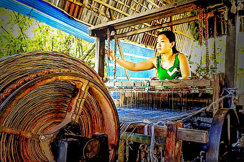 loom, thread, textile, fabric, yarn, weaving, manufacturing HD wallpaper