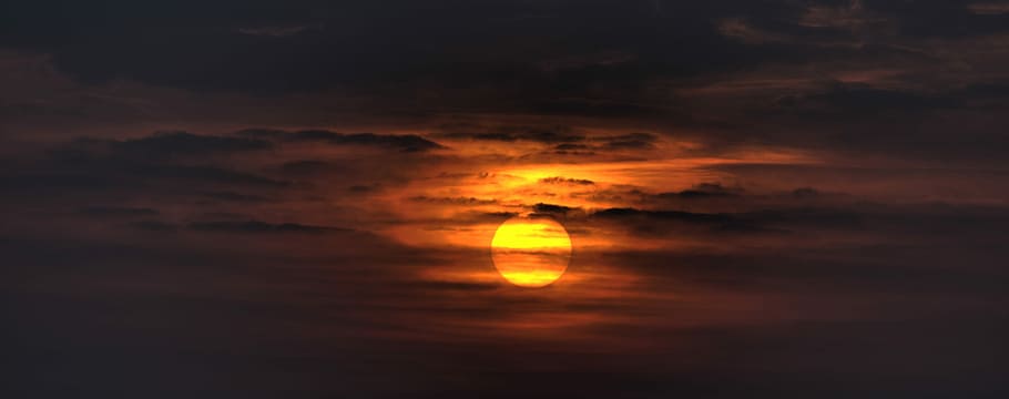 sunset covered by cloudy skies, landscape photo of golden hour HD wallpaper