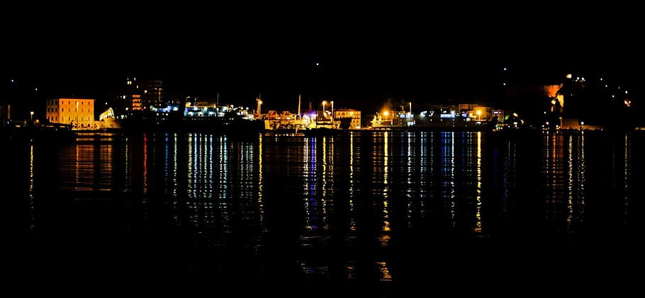 body of water near lighted buildings during nightime, Island View HD wallpaper