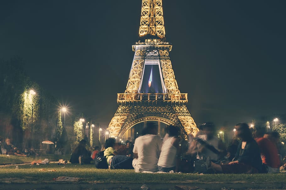 low light photography of Eiffel Tower, Paris, people, france HD wallpaper
