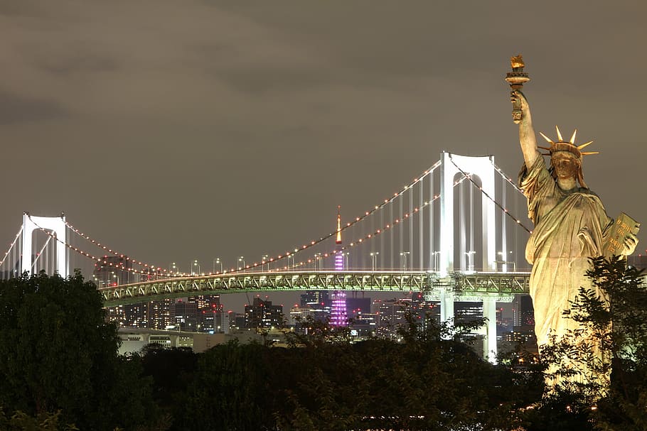 Statue of Liberty near bridge, new york, brooklyn bridge, manhattan, HD wallpaper