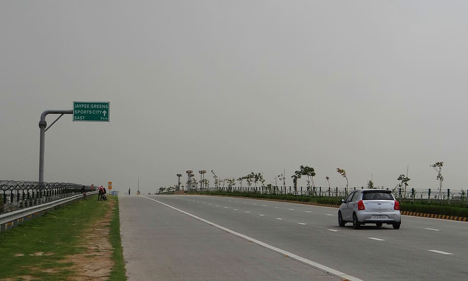 Yamuna Expressway, Delhi-Agra, taj expressway, india, road, street, HD wallpaper
