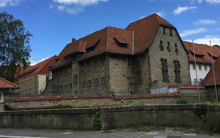 prison, godehardi, hildesheim germany, historically, grid, barbed wire, HD wallpaper