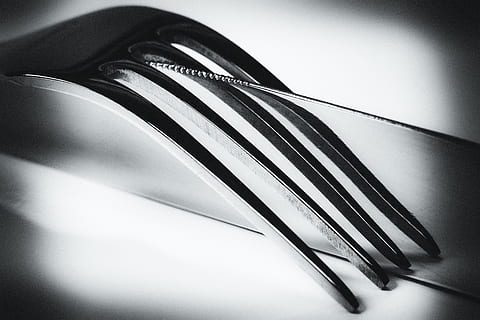 stainless steel fork, knife, mirroring, black, white, art, black and white HD wallpaper