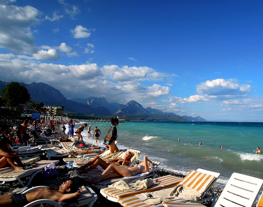 sea-beach-people-sunbathing.jpg