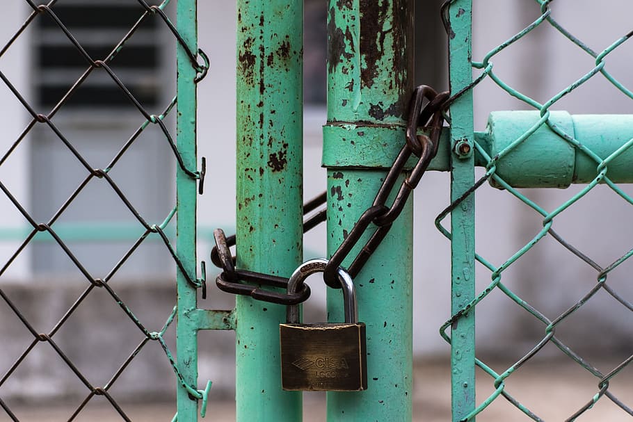 lock-gate-chain-green.jpg