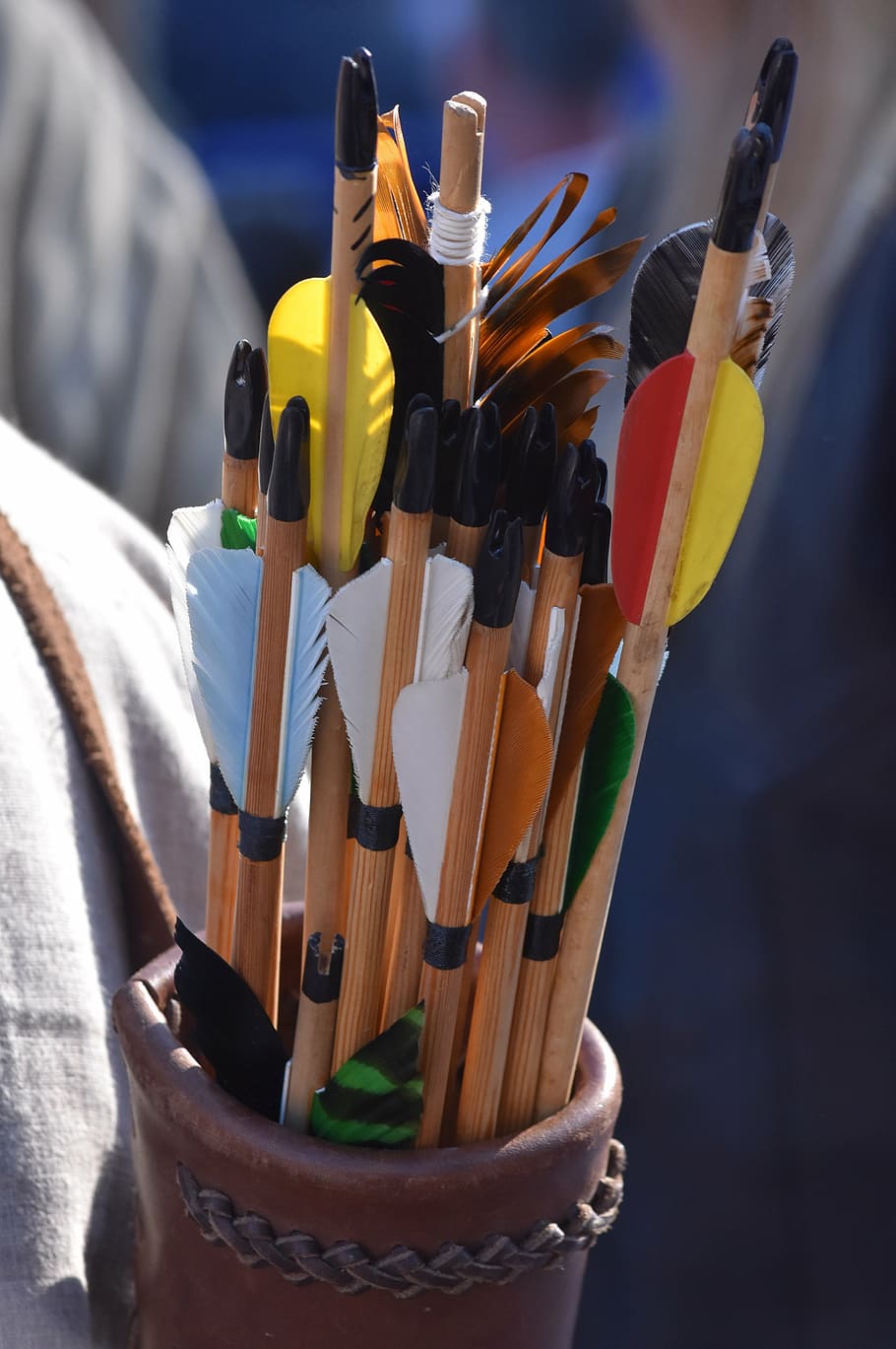 arrows, plumes, indian, case, still life, close-up, no people HD wallpaper