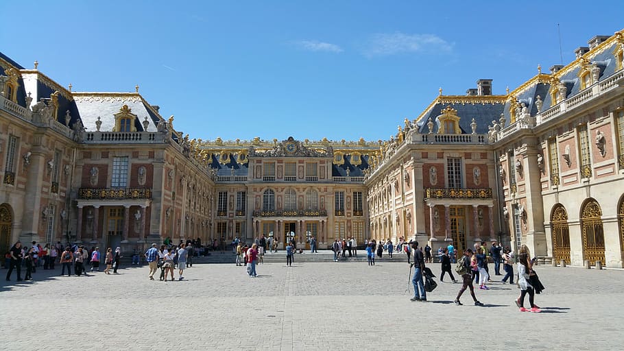 group of people walking in front of castle, Versailles, Palace HD wallpaper