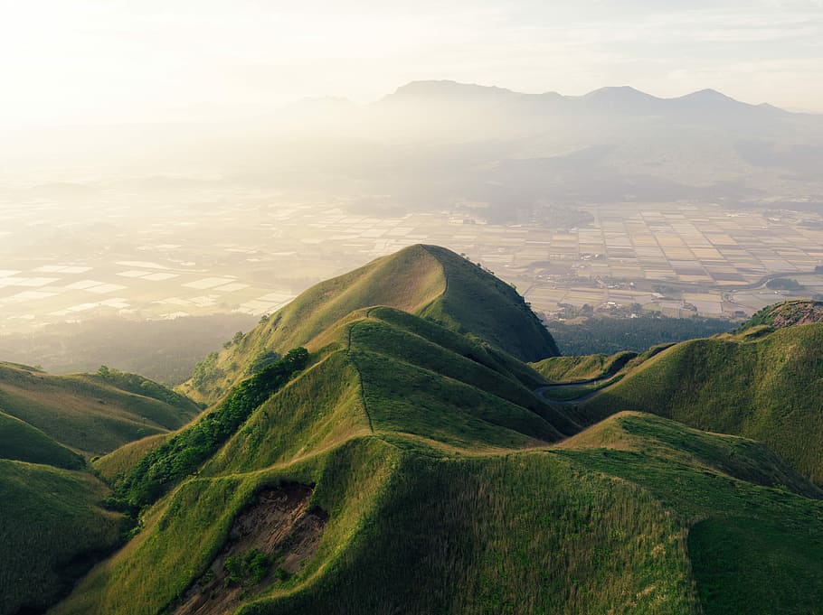 photo of mountain peak, aerial photography of mountain, town HD wallpaper