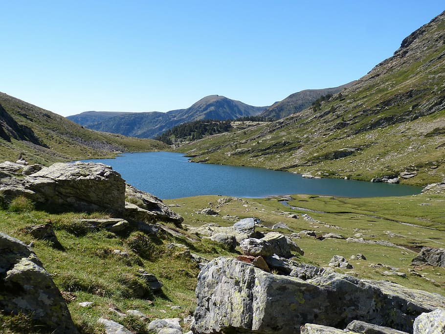 lake-lake-of-the-port-port-of-tavascan-pyrenee-catalunya.jpg