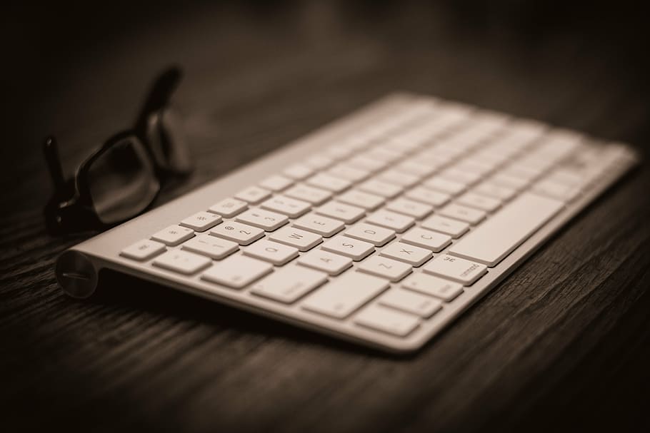 Apple Wireless Keyboard on table, technology, computer keyboard HD wallpaper