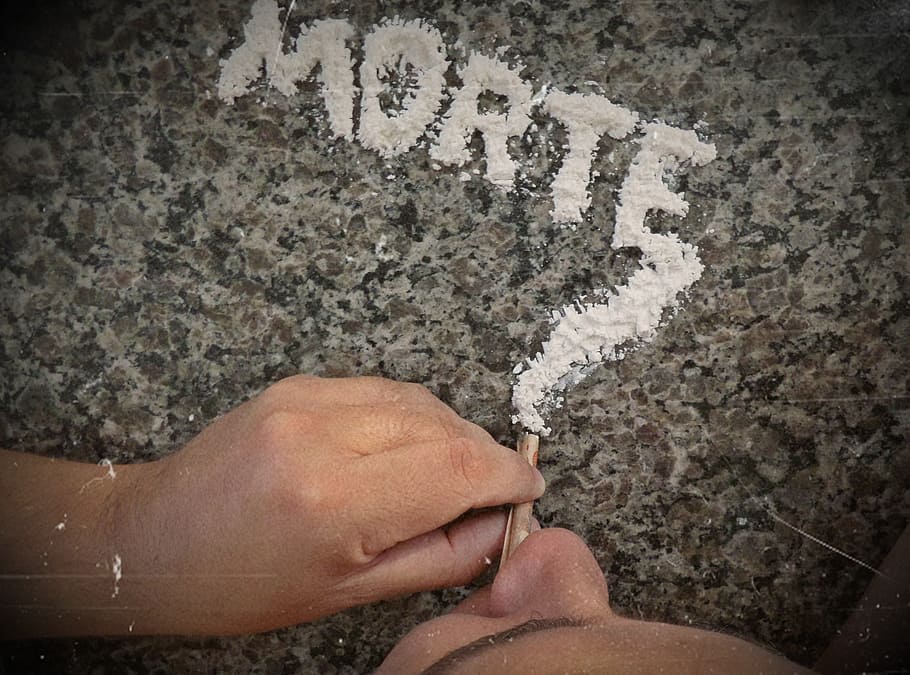 man near gray table with white morte powder, cocaine, drugs, death, HD wallpaper