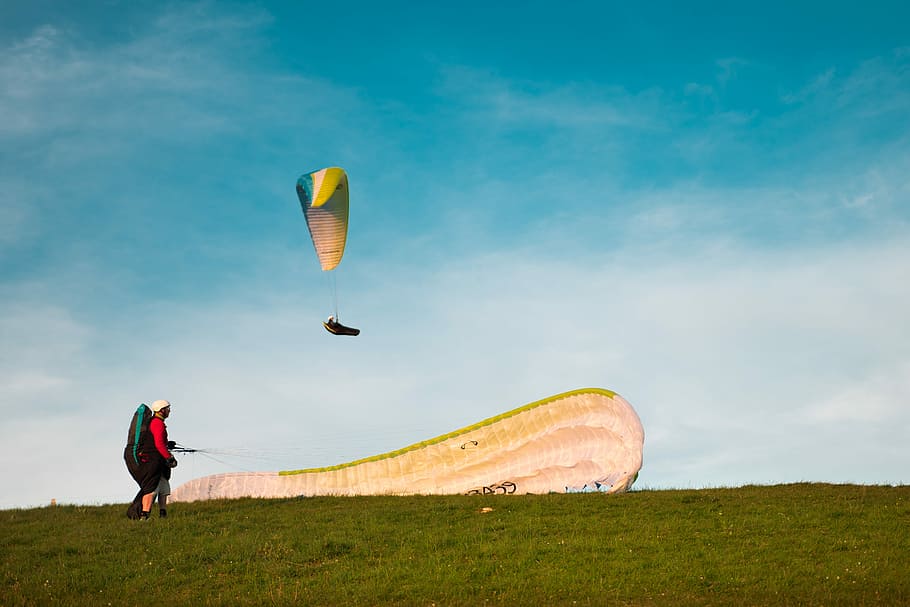 two person parachuting at daytime, person with parachutes, paraglider HD wallpaper