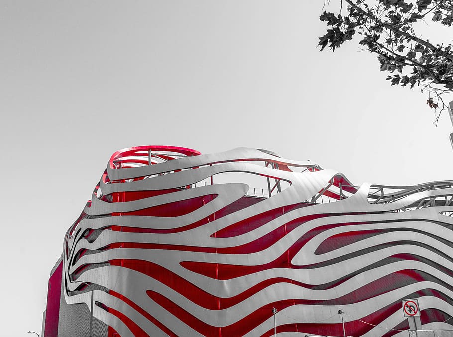 photo of white and red structure during day time, gray and red steel building HD wallpaper