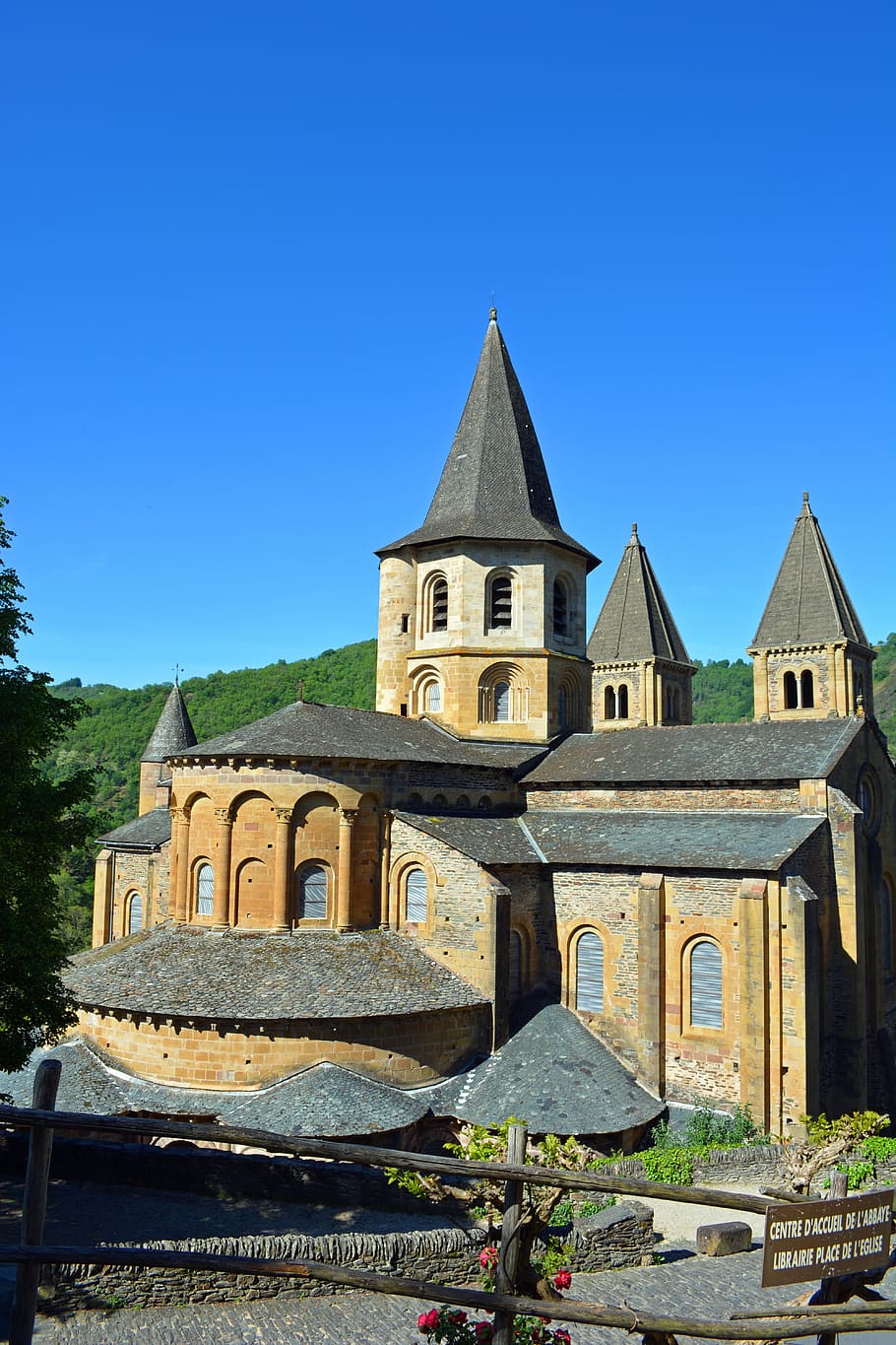 conques, aveyron, abbey, church, village, pilgrimage, france, HD wallpaper