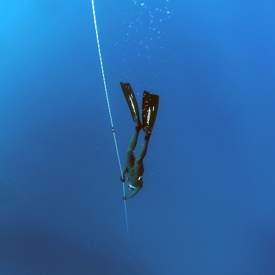 woman doing scuba diving, deep, underwater, diver, depth, sport, HD wallpaper