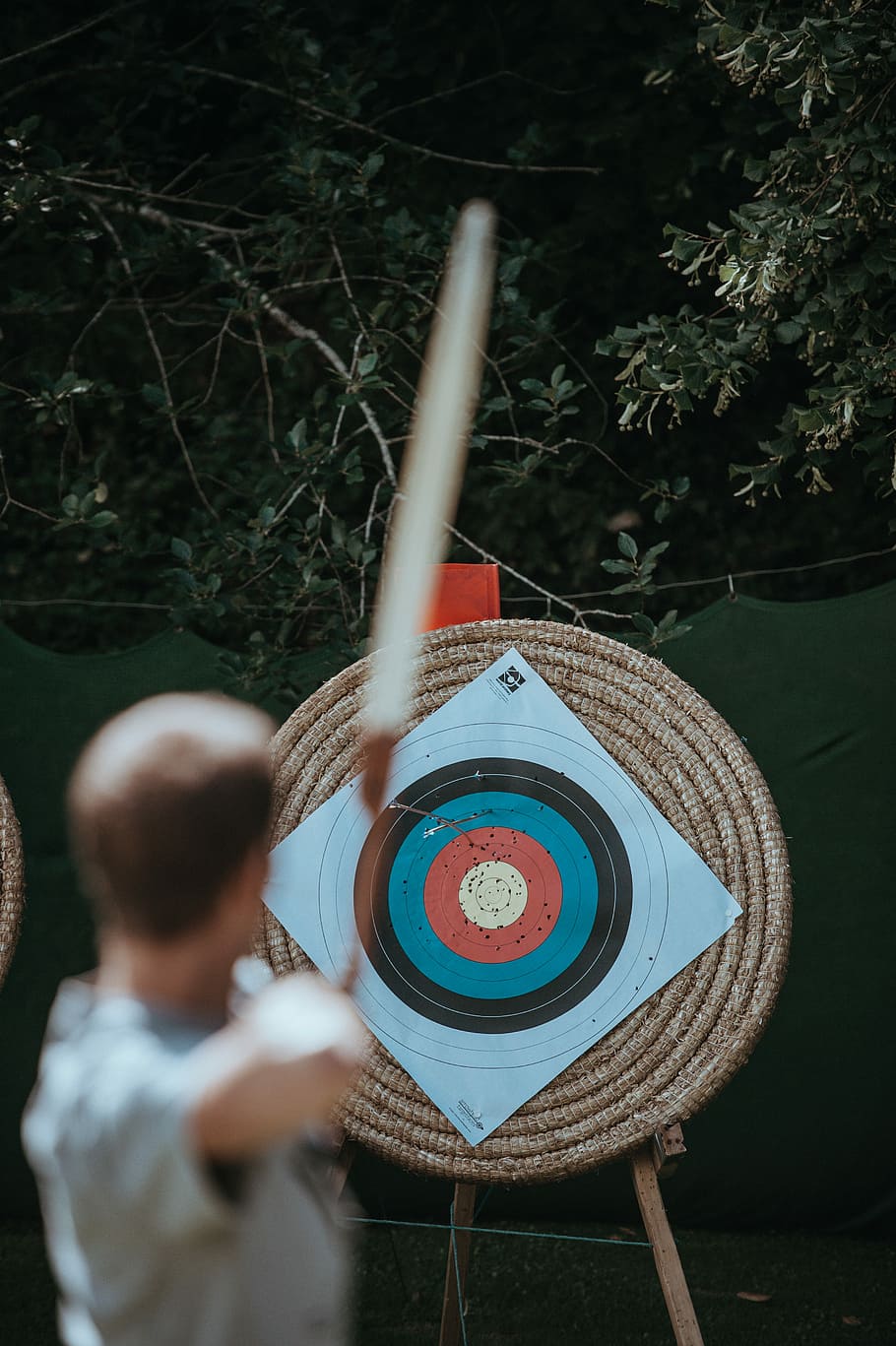 Man archery bow and arrow, person playing archery, target, tree HD wallpaper