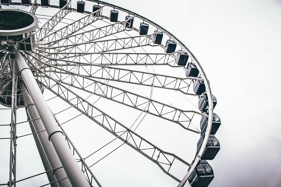 grayscale photo of ferriswheel, worm's eye view photography of ferris wheel during daytime HD wallpaper