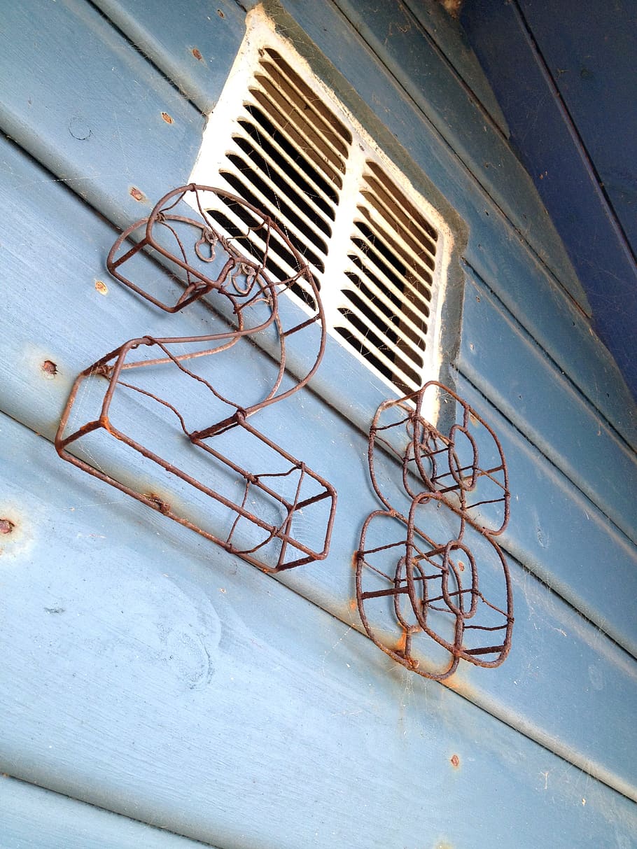 beach hut, numbers, rusty, old, blue, paint, aged, blistered HD wallpaper