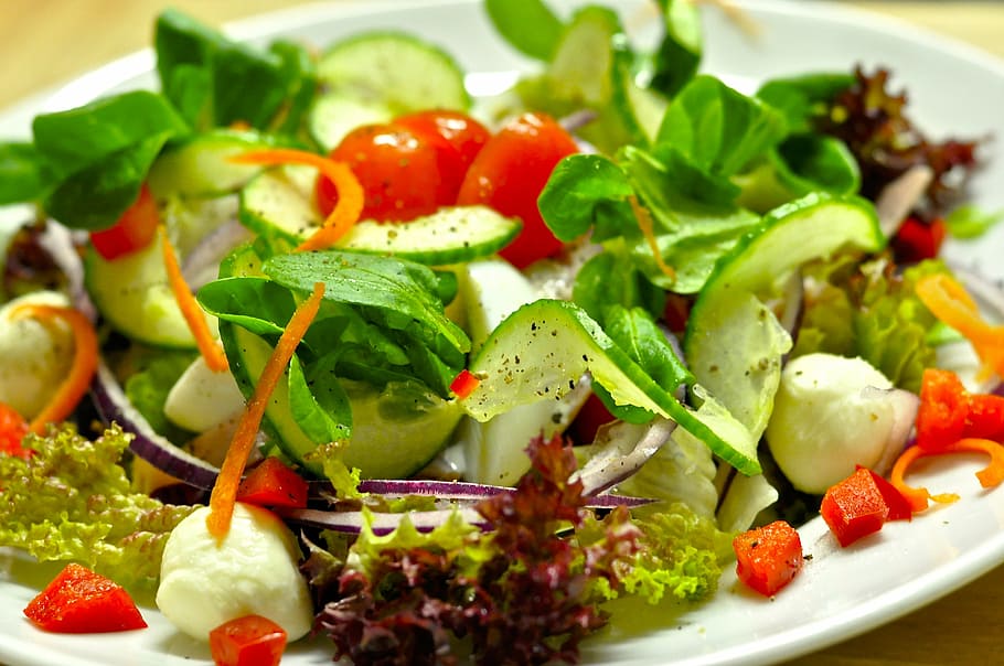 vegetable salad on round white ceramic plate, salad plate, vitamins, HD wallpaper