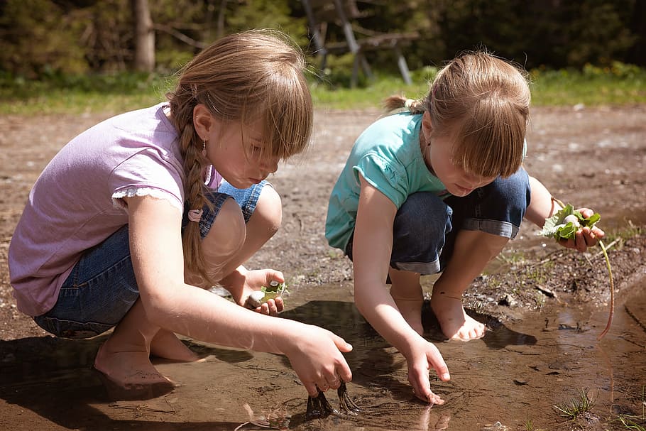 two girls playing on water, children, puddle, frog spawn, nature, HD wallpaper