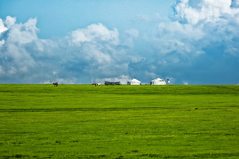 building on grass field, hilly, gel, meadow, cloud, bayan audio bo HD wallpaper