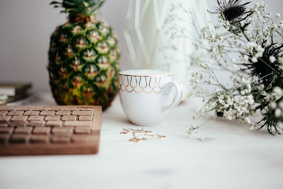 Wooden keyboard and cup of coffee, technology, desk, oree, cappucino HD wallpaper