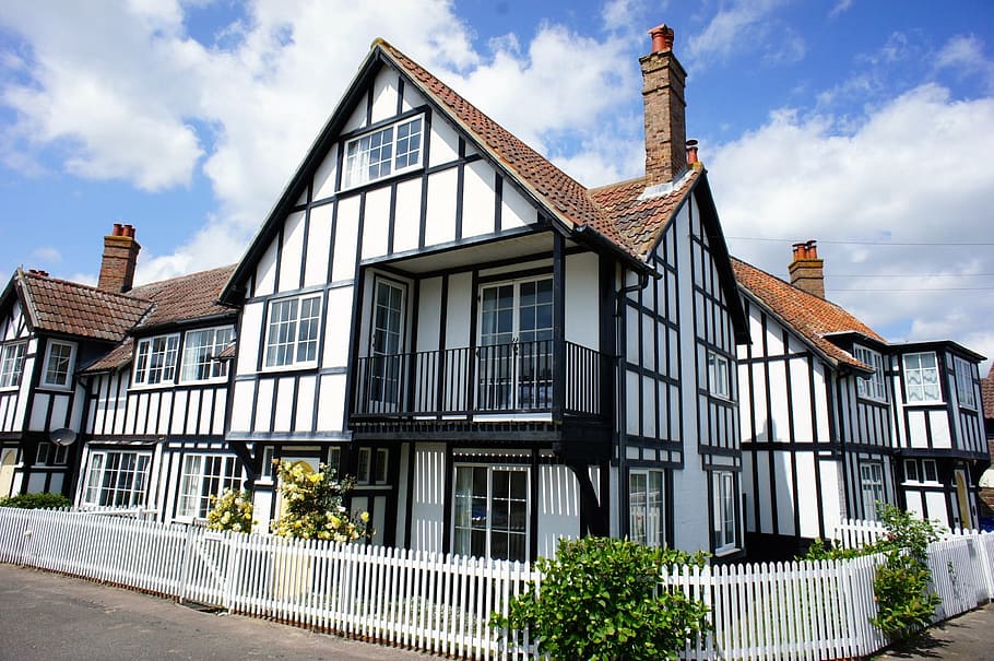 white, brown, and black painted house, thorpeness, beach house, HD wallpaper