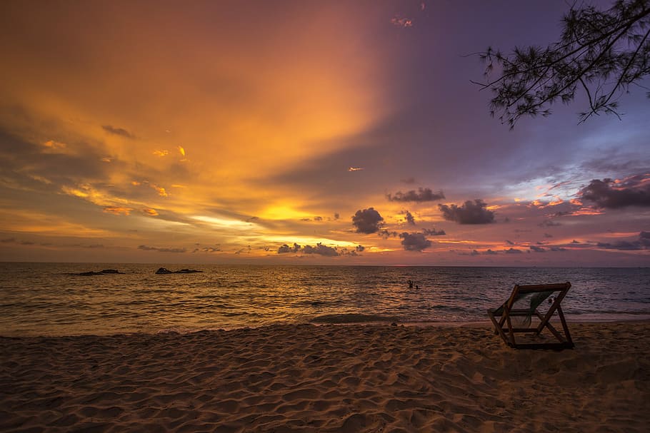 seashore during golden hour, beach during sunset, sunrise, orange HD wallpaper
