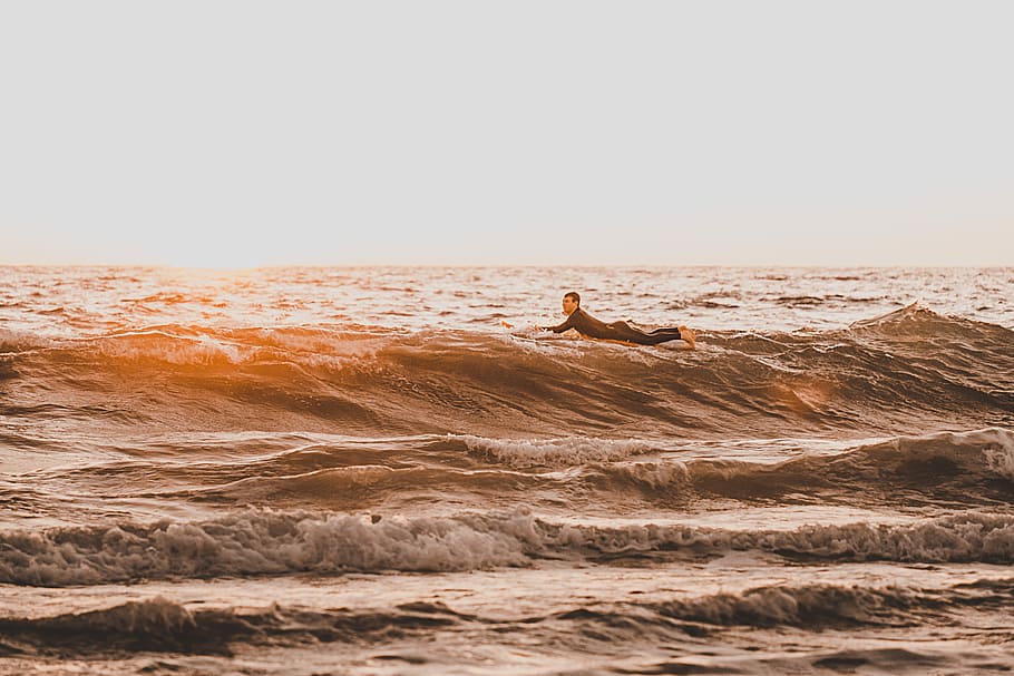 person surfing on water waves, man surfing on body of water, surfer HD wallpaper