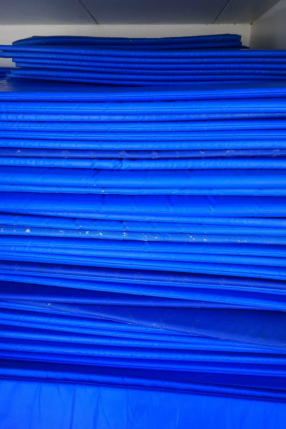 matting, blue, sleeping mats, material, deck chair, requirements HD wallpaper
