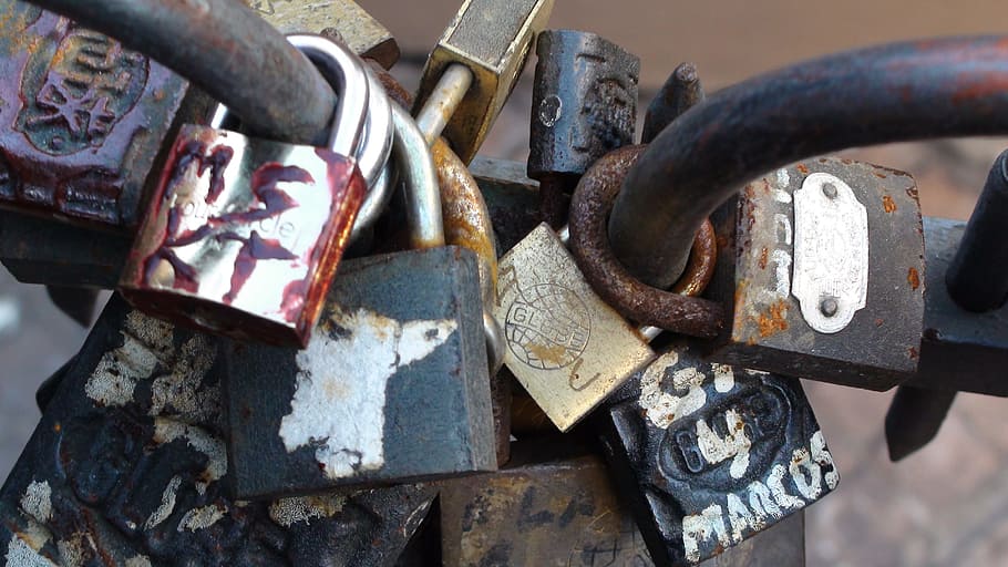 locks, love, romance, metal, rusty, safety, security, padlock HD wallpaper