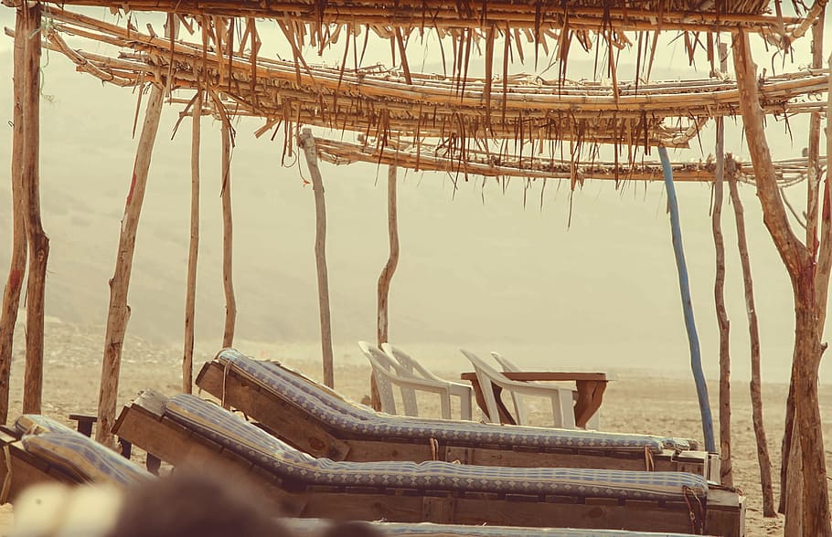 bench, chairs, table, cottage, beach, wood, shade, sunny, summer HD wallpaper