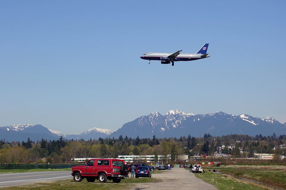 Airplane, Sky, Flying, descending, mountain, airport, transportation HD wallpaper