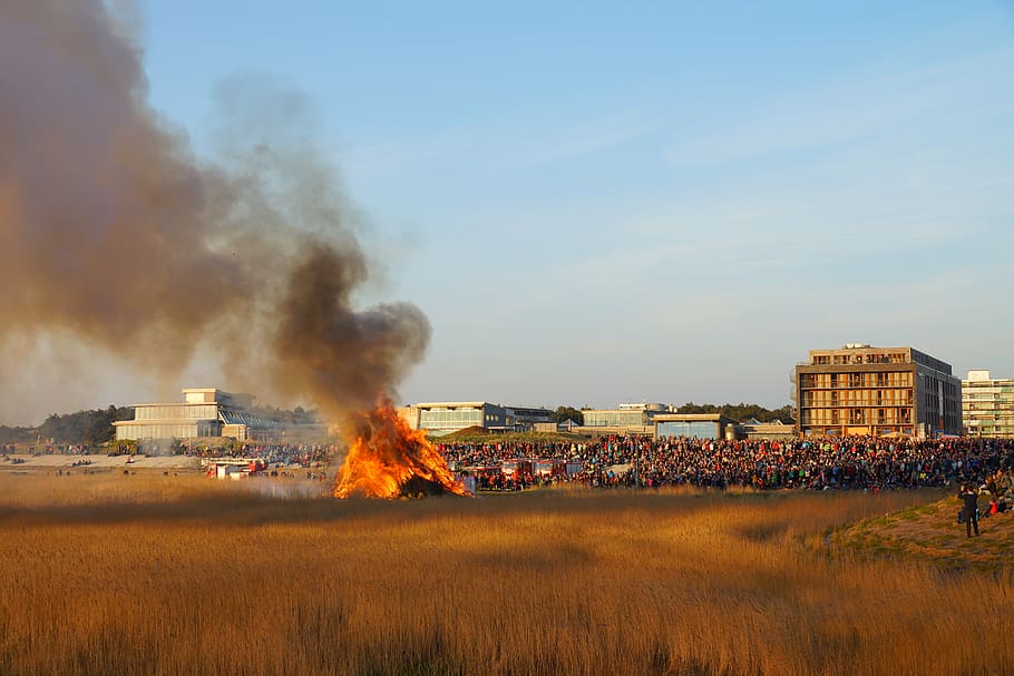 easter fire, viewers, saint peter ording, dunes, architecture HD wallpaper