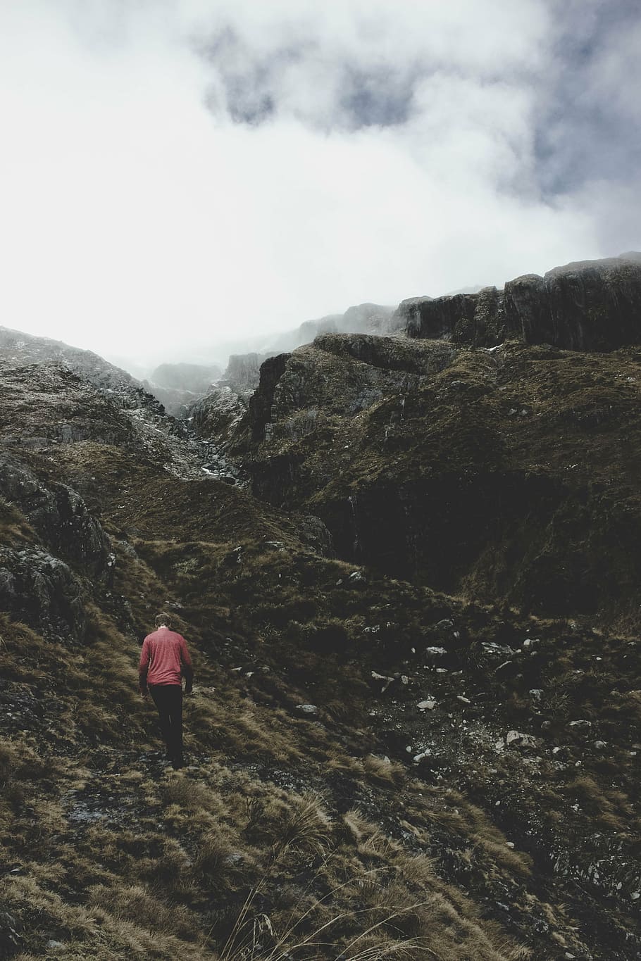 man walking on mountain, highland, cloud, sky, summit, ridge HD wallpaper