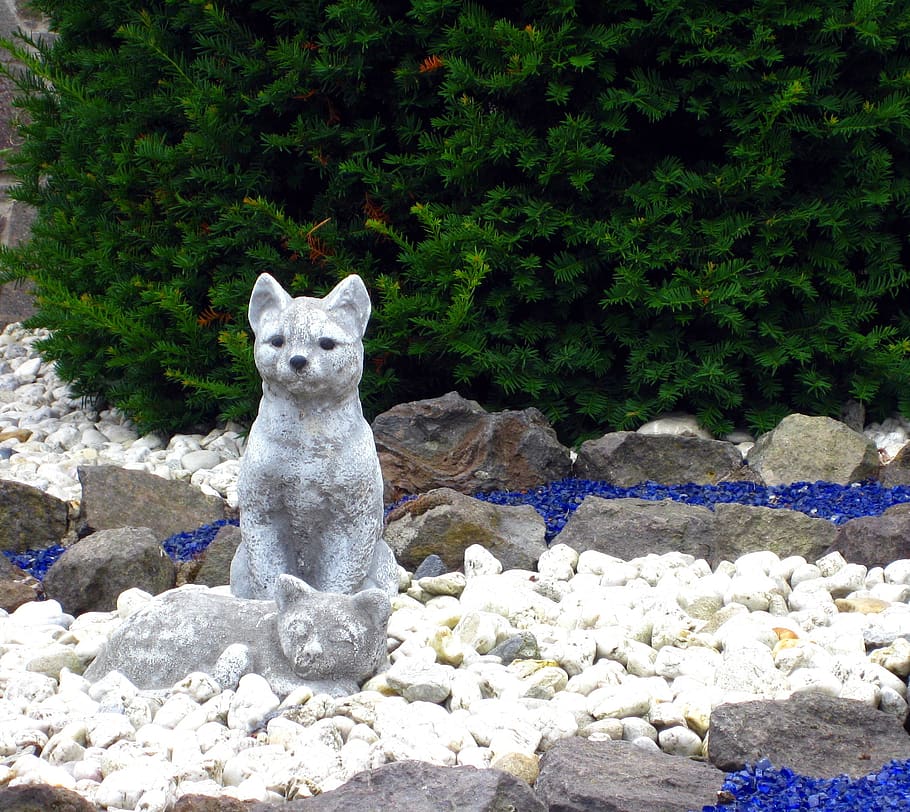 stone figures, cat, white, sitting, lying, animals, front yard HD wallpaper