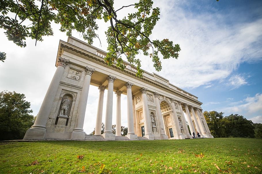 Romantic Reistna Colonnade in Czech Republic, architecture, autumn HD wallpaper