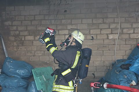 fire, fire fighter, thermal imaging camera, helm, respiratory protection HD wallpaper